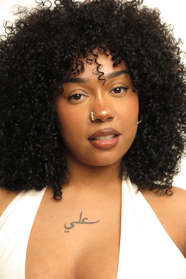 PERRUQUE MAIS PAS QUE...